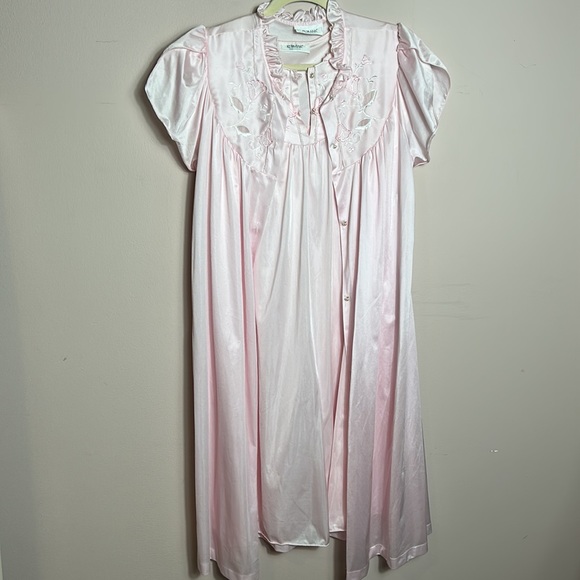 Set of Komar Vintage Light Pink Embroidered Chemise and Robe size small - Picture 1 of 14